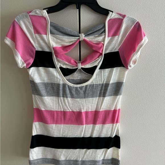 Striped Heart Graphic Tee - Picture 3 of 5